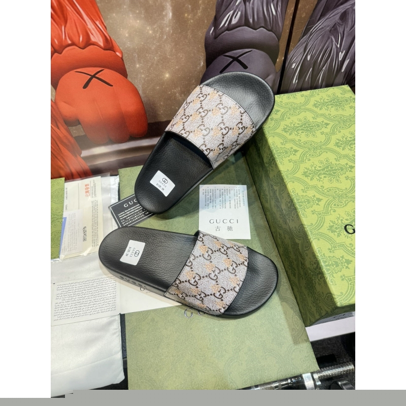 G*u*i slippers